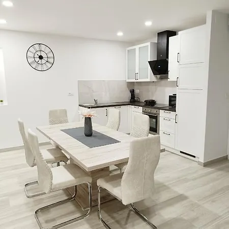 Ana Marija - Family Destination With Heated Pool * Lecevica