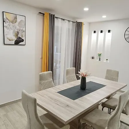 Ana Marija - Family Destination With Heated Pool Lecevica