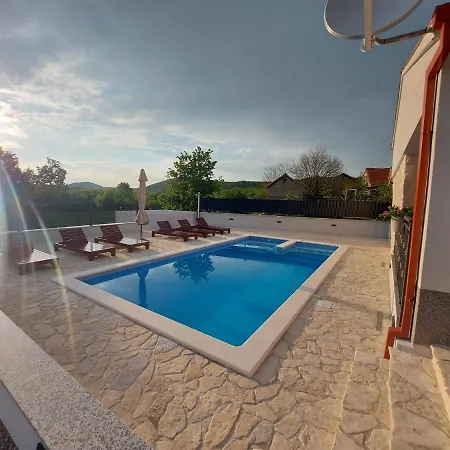 Villa Ana Marija - Family Destination With Heated Pool Lecevica