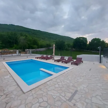 Villa Ana Marija - Family Destination With Heated Pool Lecevica