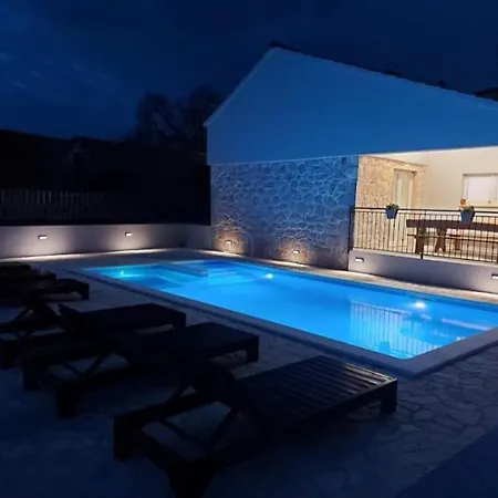 Ana Marija - Family Destination With Heated Pool