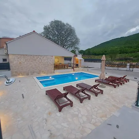Villa Ana Marija - Family Destination With Heated Pool